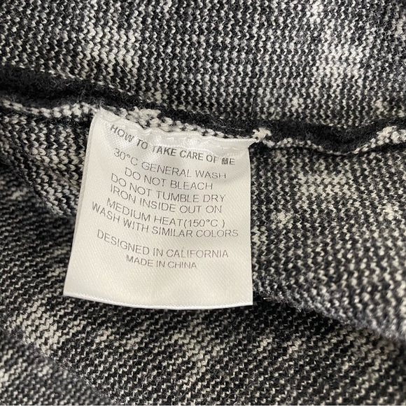 Ell And Emm Monogram Knit Sweater M Black Ivory Collared Quarter Button EE - Picture 11 of 11